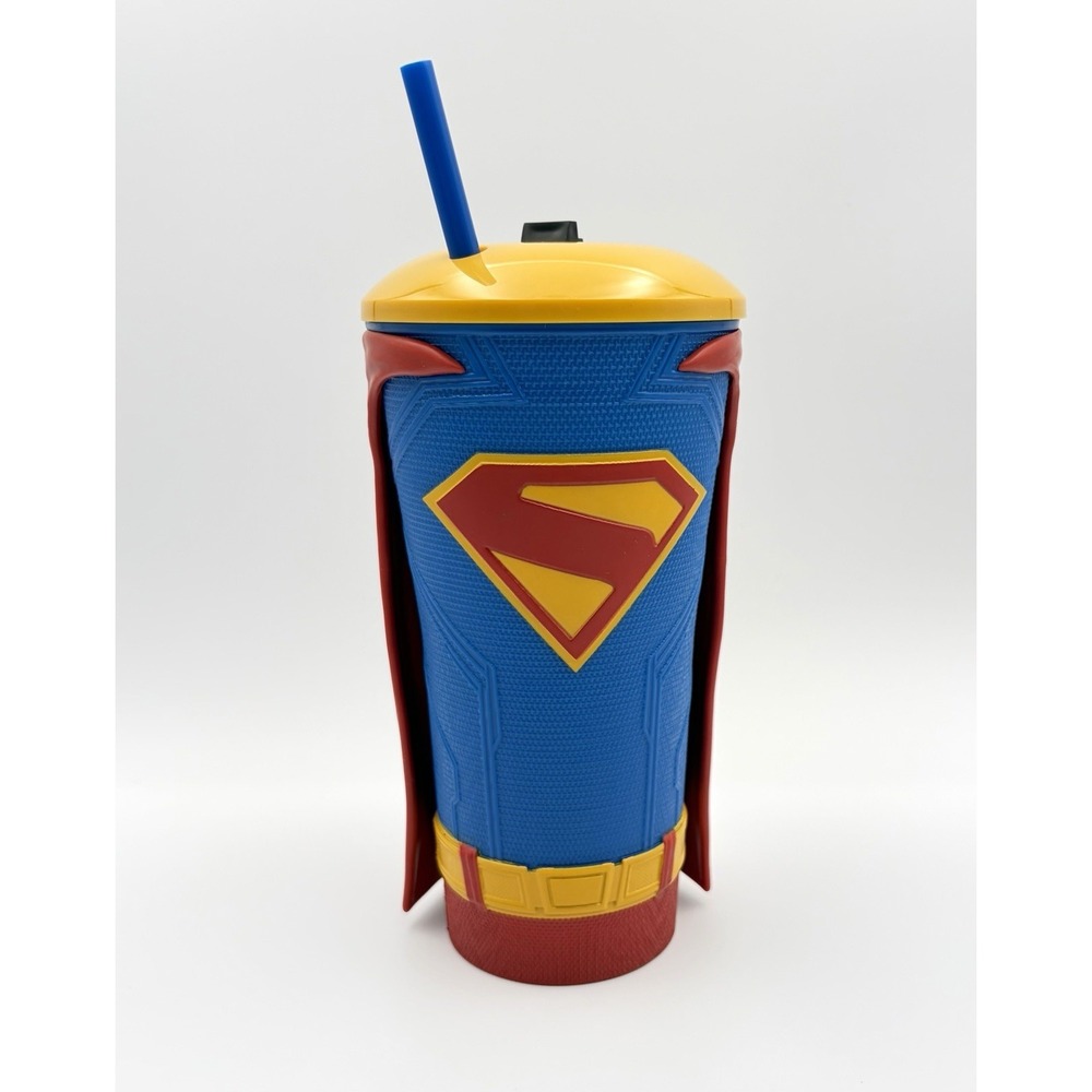 Superman Grippr Tumbler 32 oz Cup With Fabric Cape Snapco DC Comics Movie Promo
